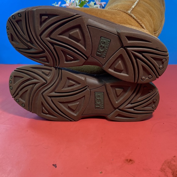 Ugg boots SZ 7 - Picture 5 of 7